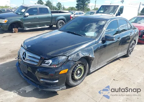 2013 Mercedes-Benz C 300 Sport 4Matic из США, поврежденный, VIN WDDGF8AB4DR248707